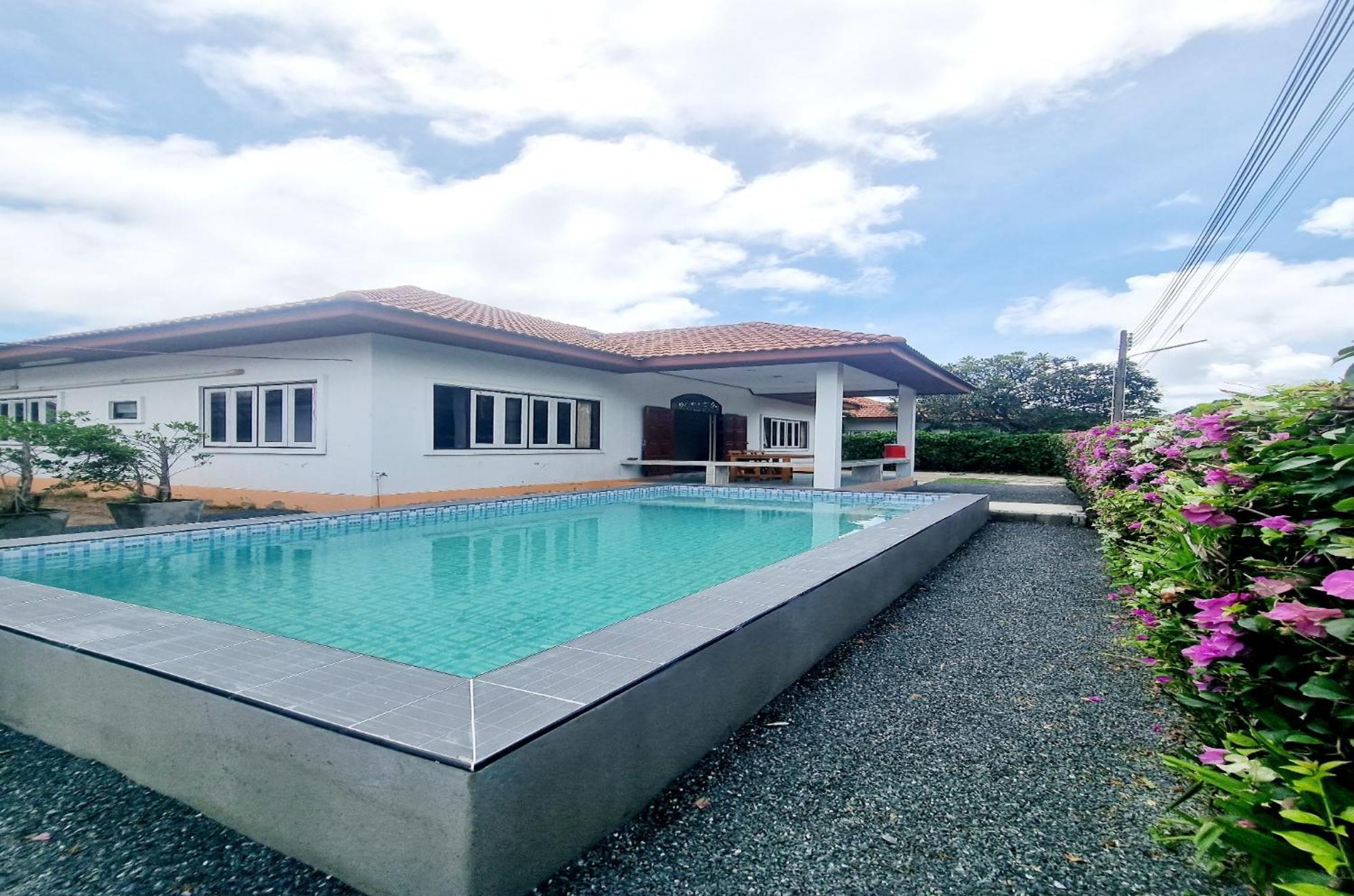 Mae Rampung Beach House Pool Villa Rayong Exterior photo